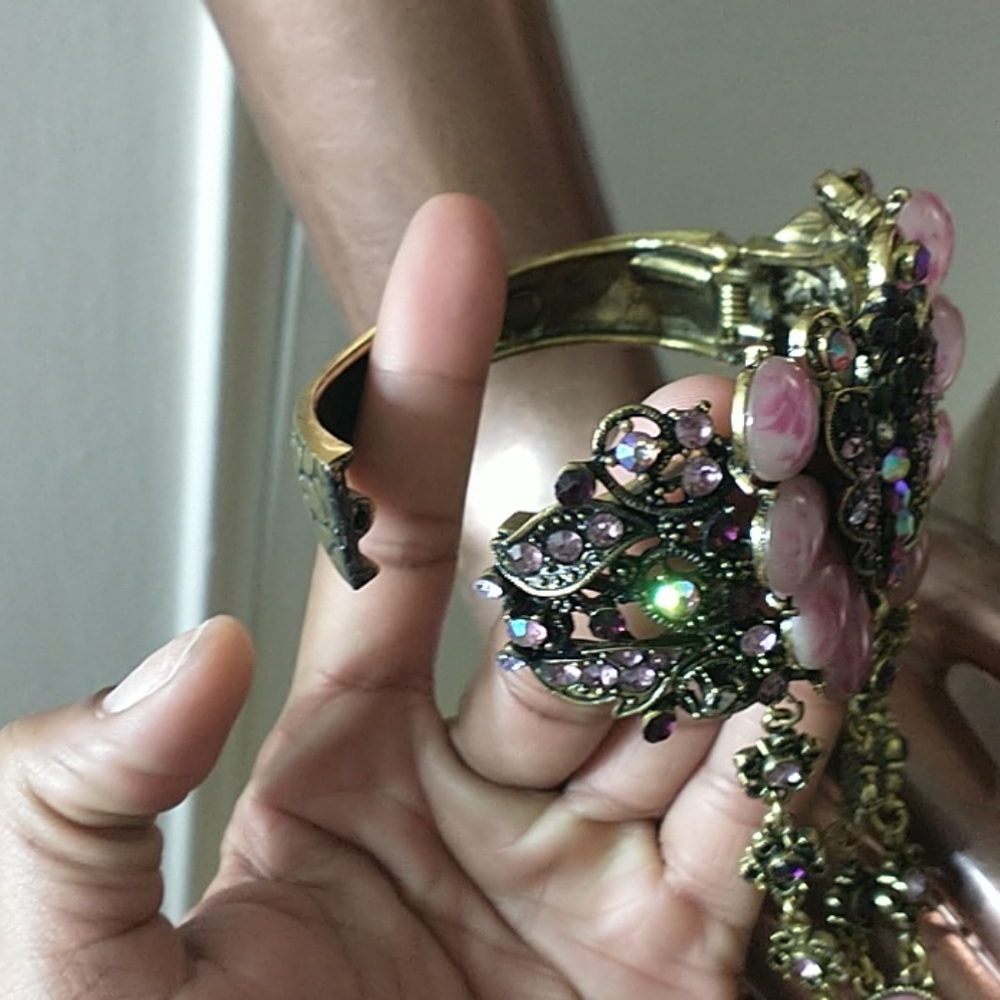 Beautiful rhinestone bracelet and ring attachment - Picture 3 of 4